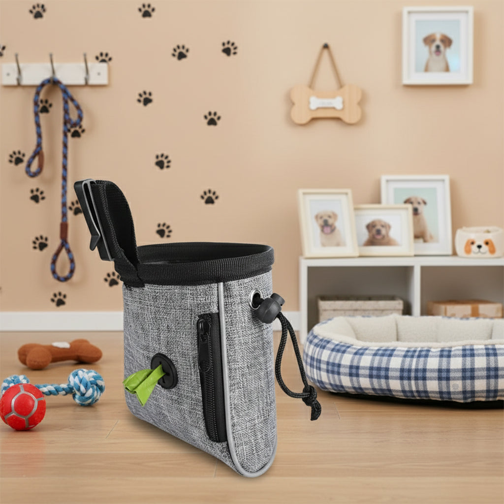 Pochette de dressage pour chien avec distributeur de sacs à déjections intégré.