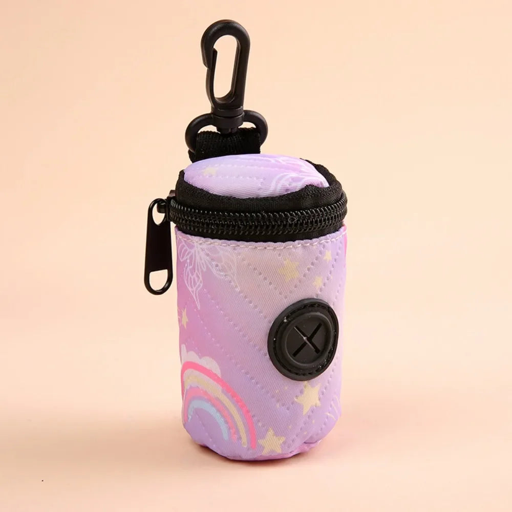 Distributeur de sacs pour chien – modèle graffiti rose, accessoire tendance et fonctionnel